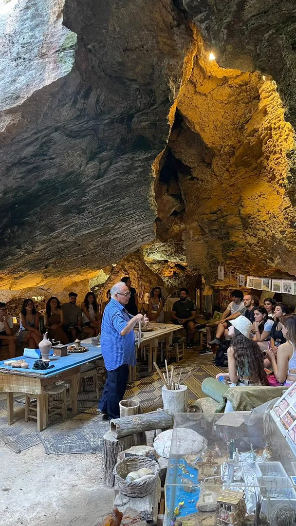Tour, Pottery, Salt Mines & Beach chill photo 4